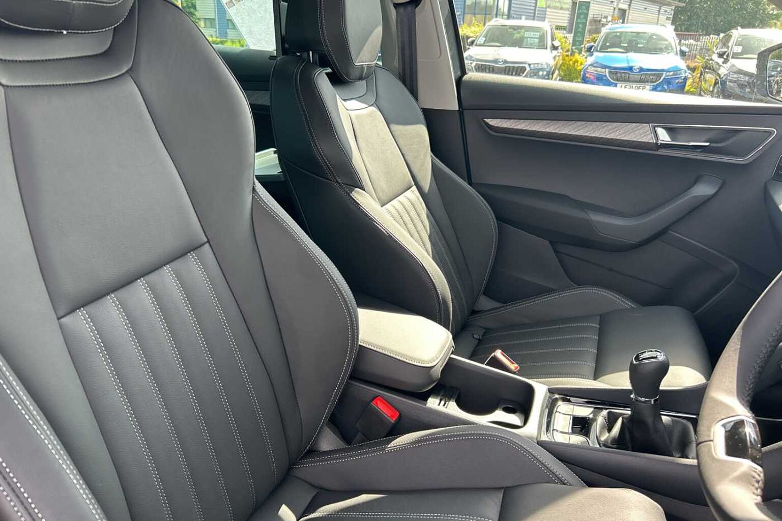 SKODA Karoq Estate 1.5 TSI SE L 5dr