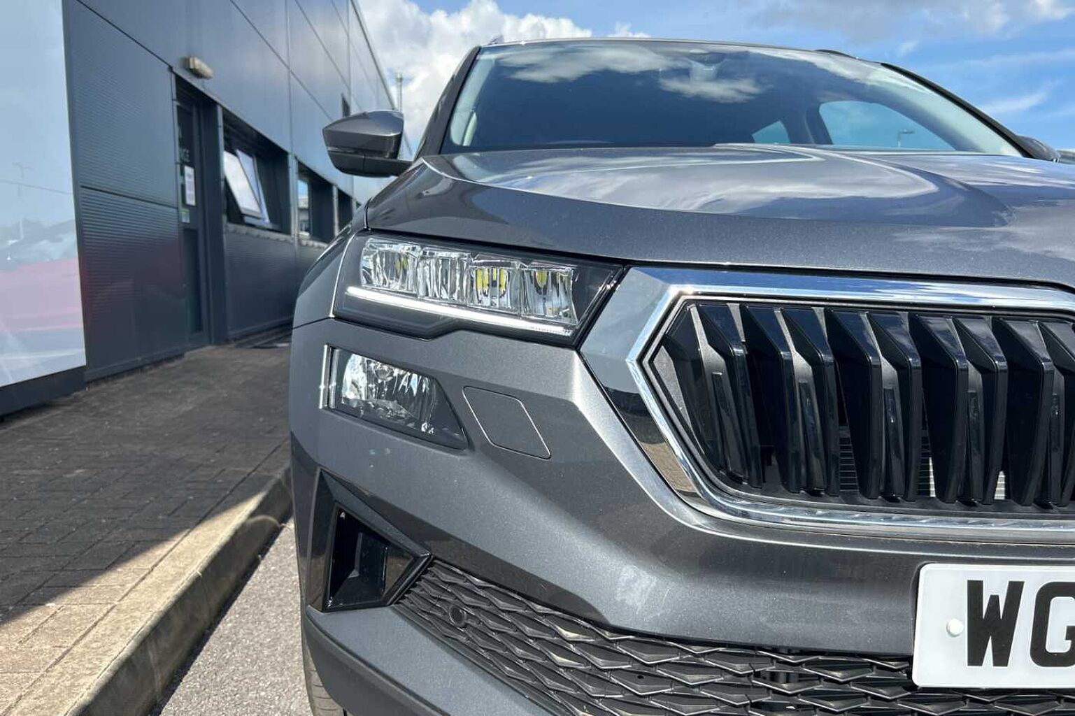 SKODA Karoq Estate 1.5 TSI SE L 5dr
