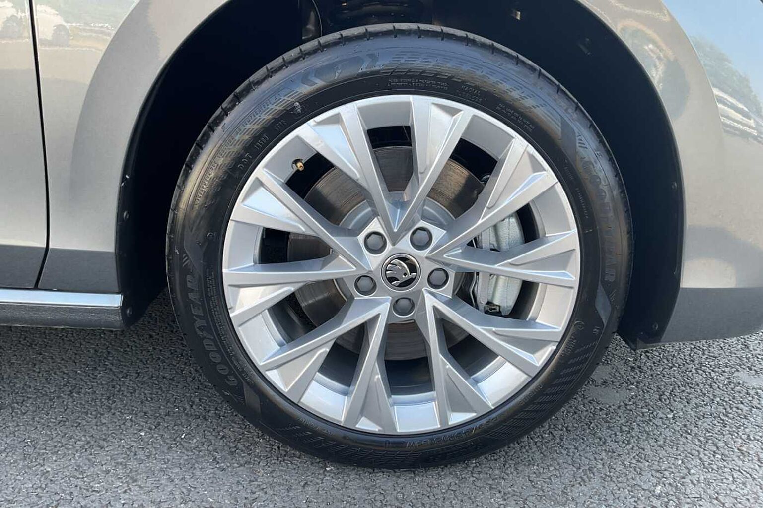 SKODA Superb 1.5 TSI (204ps) SE L iV DSG