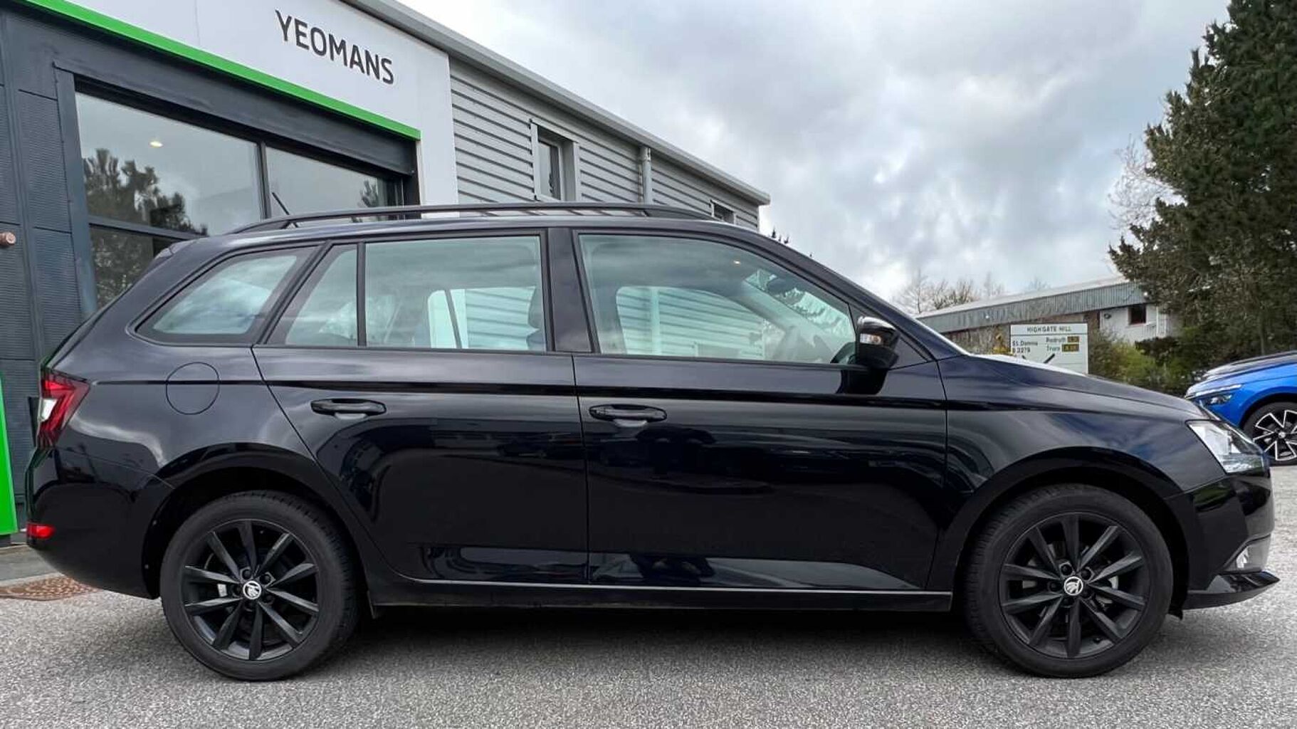 SKODA ROOMSTER black-edition Used - the parking