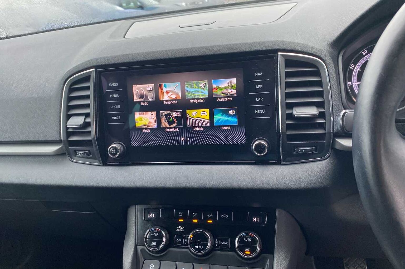 SKODA KAROQ 1.0 TSI 110 SE Technology 5dr