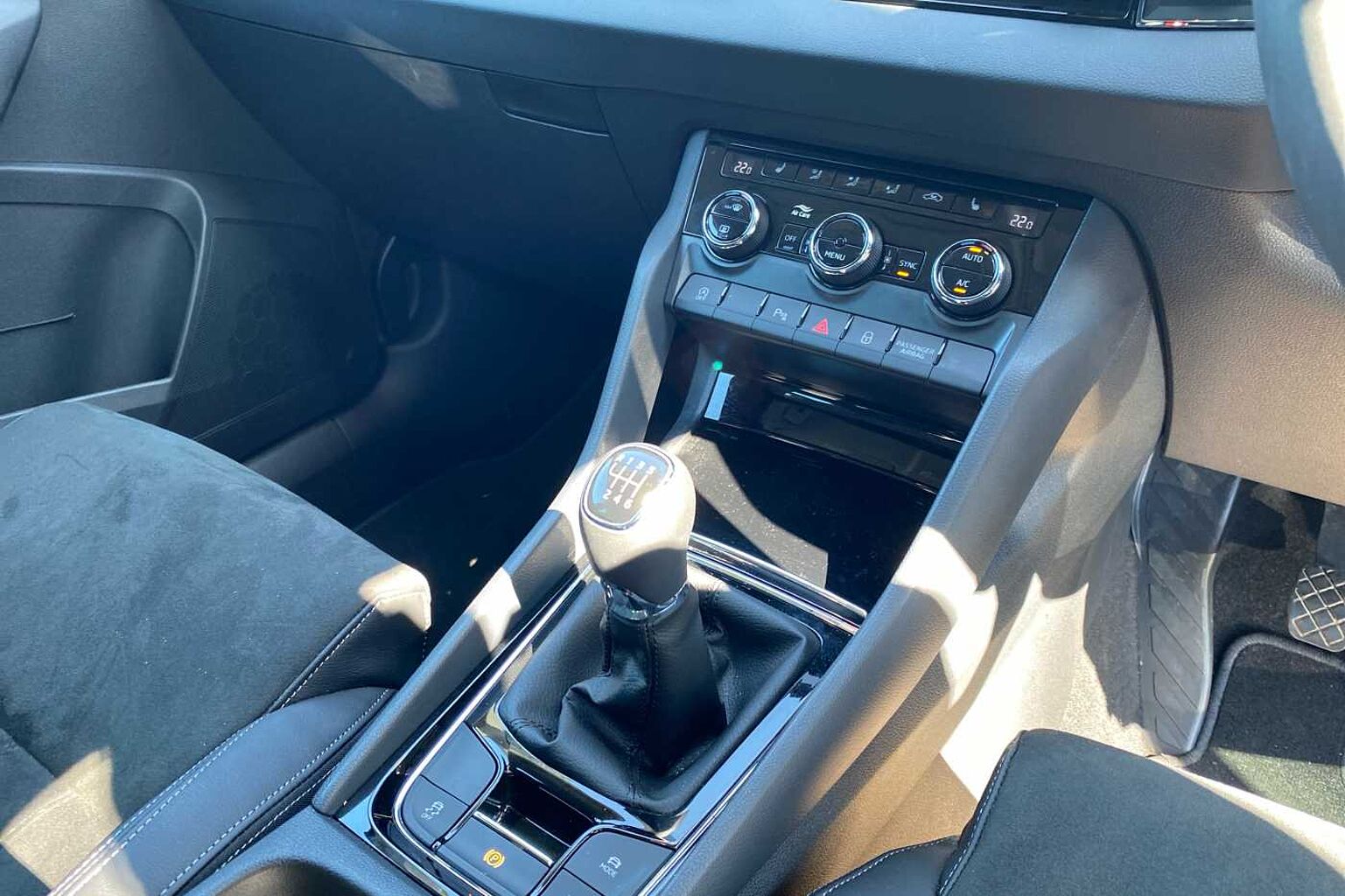 SKODA KAROQ 1.5 TSI SE L 5dr