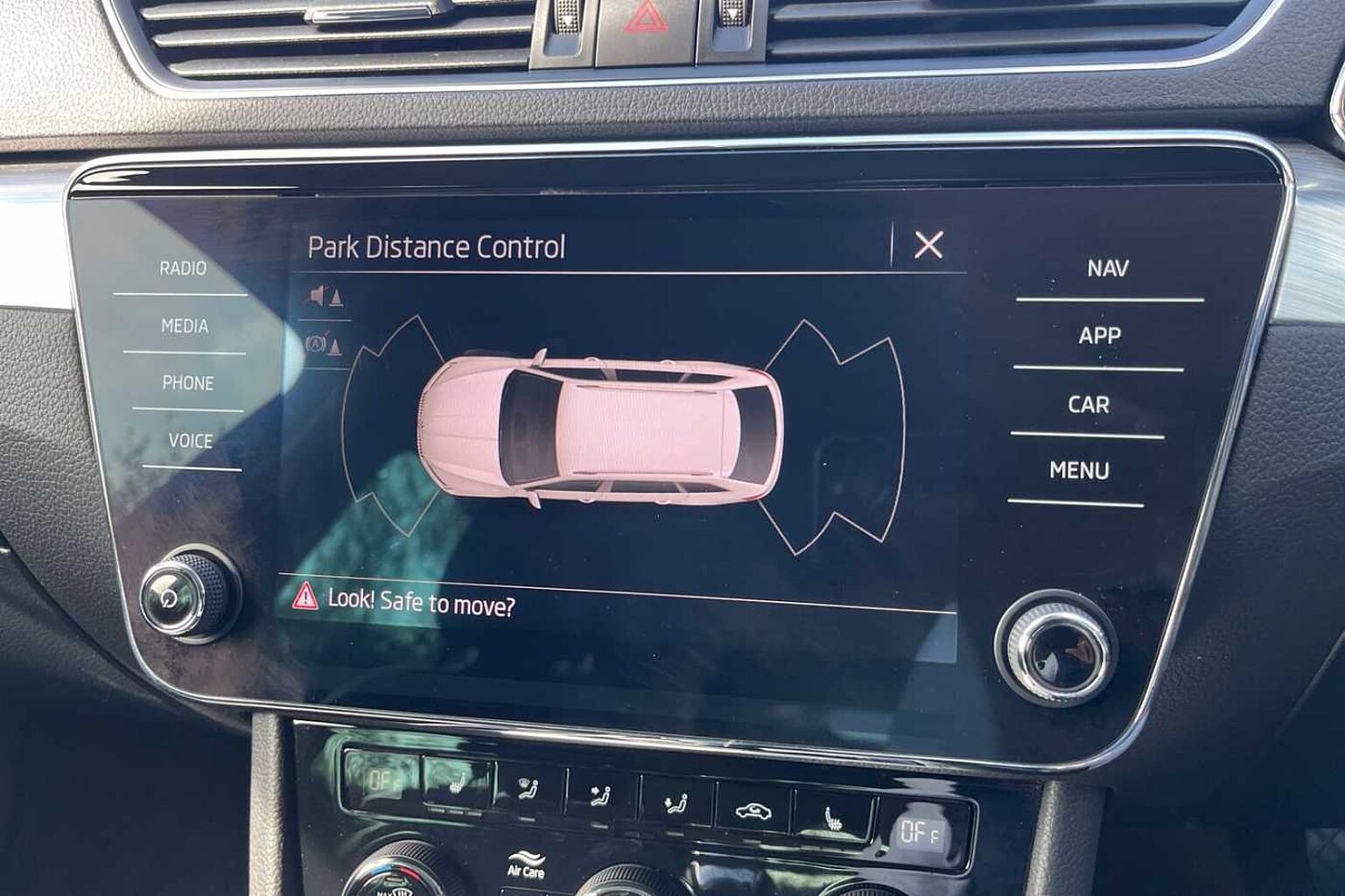 SKODA SUPERB Estate SE Technology