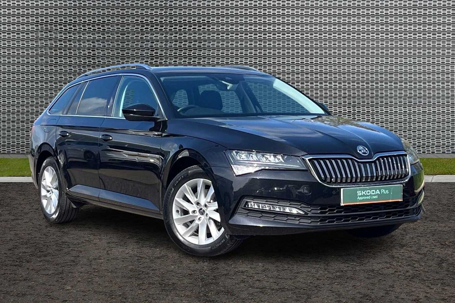 SKODA SUPERB Estate SE Technology