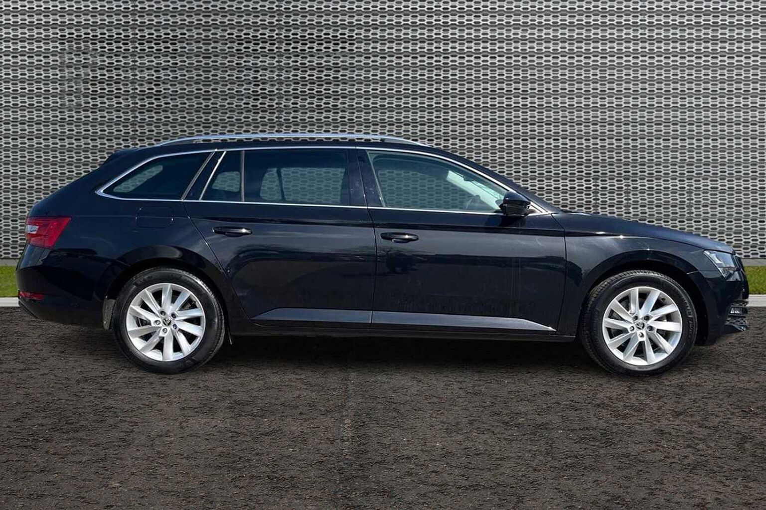 SKODA SUPERB Estate SE Technology