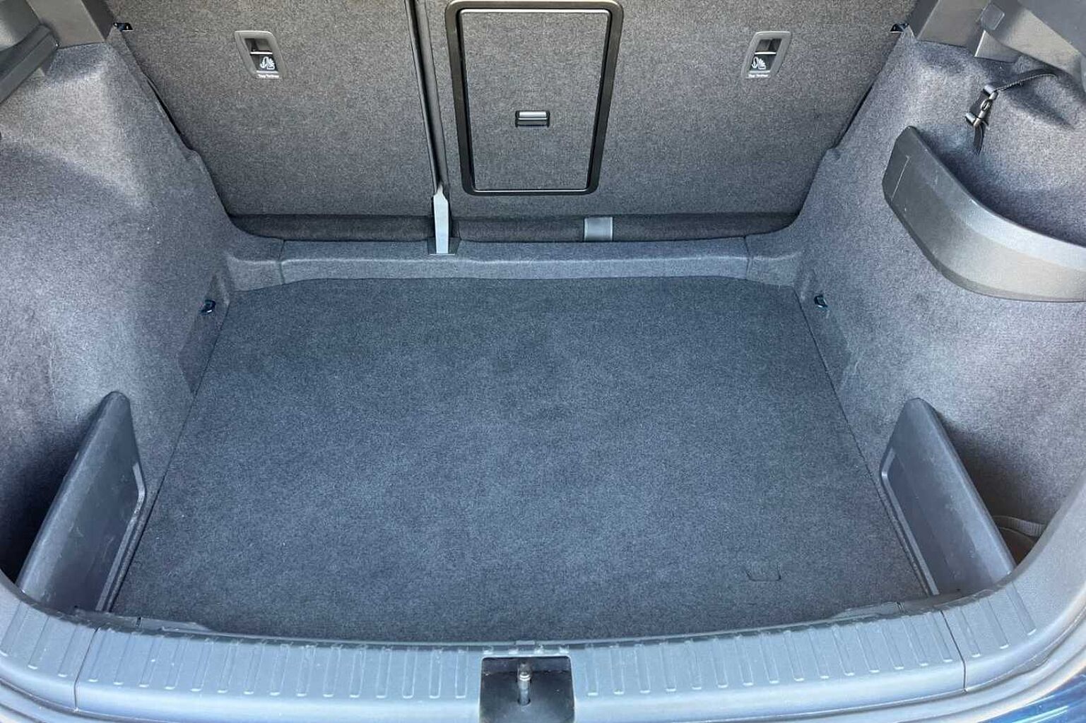 SKODA KAROQ Estate SE Drive