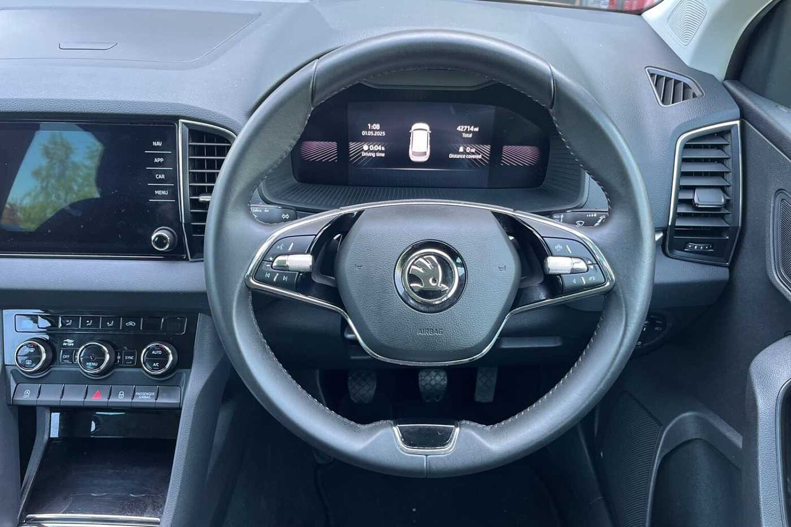 SKODA KAROQ Estate SE Drive