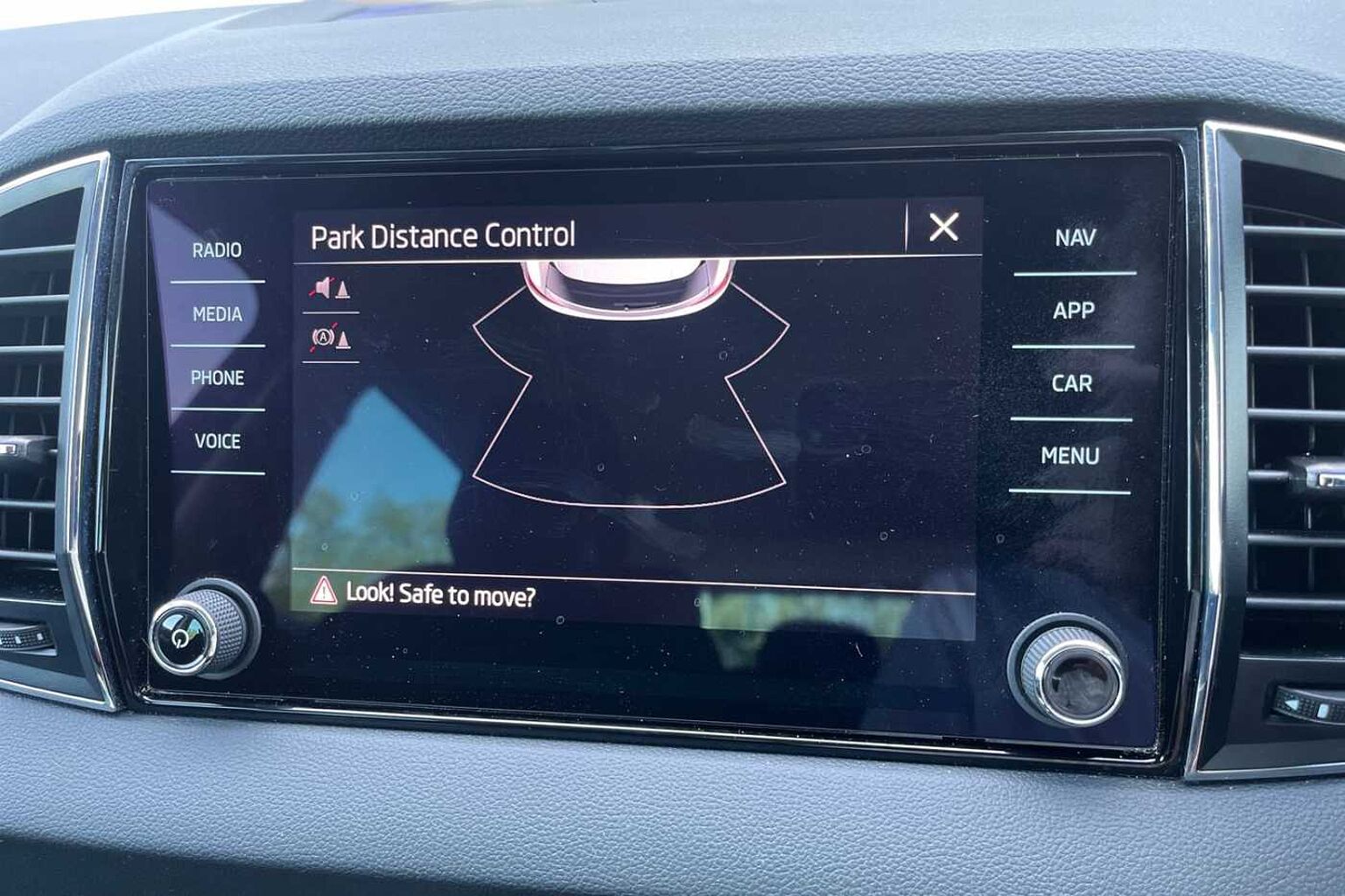 SKODA KAROQ Estate SE Drive