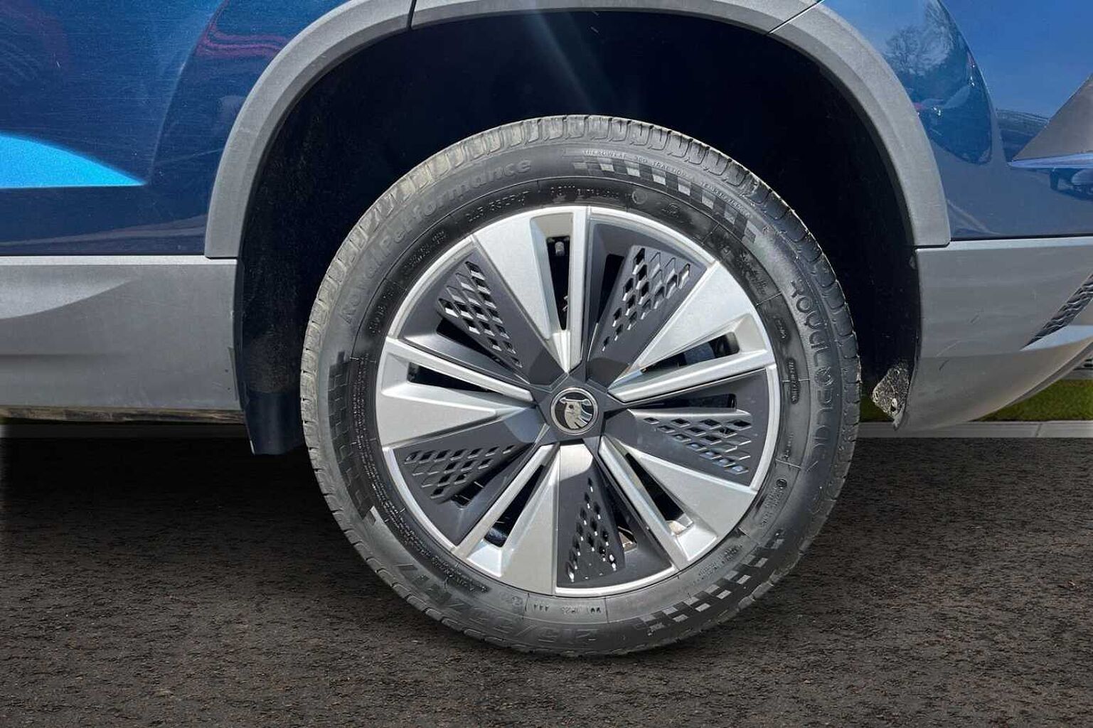 SKODA KAROQ Estate SE Drive
