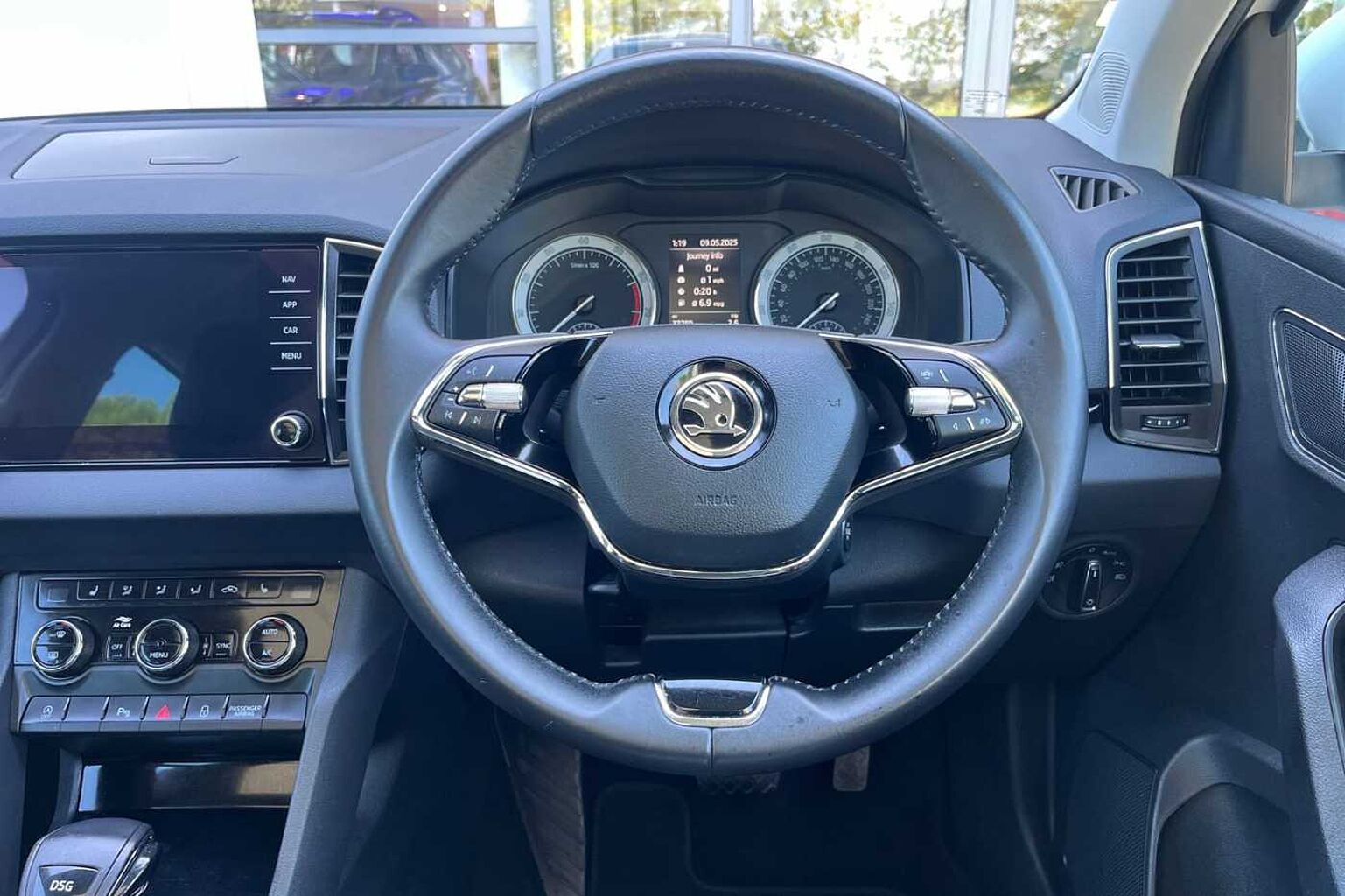 SKODA KAROQ Estate SE L
