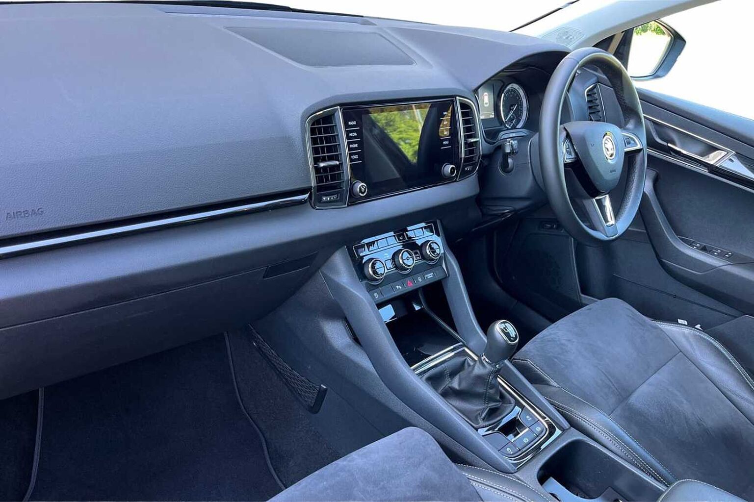 SKODA KAROQ Estate SE L