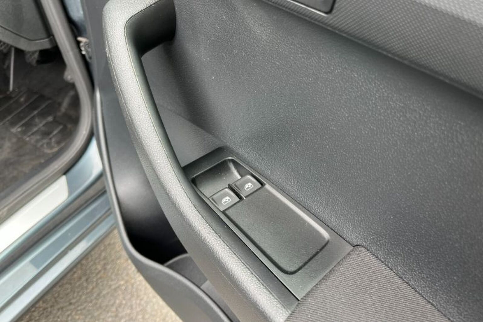 SKODA Fabia 1.0 MPI (60ps) SE Drive 5-Dr Hatchback