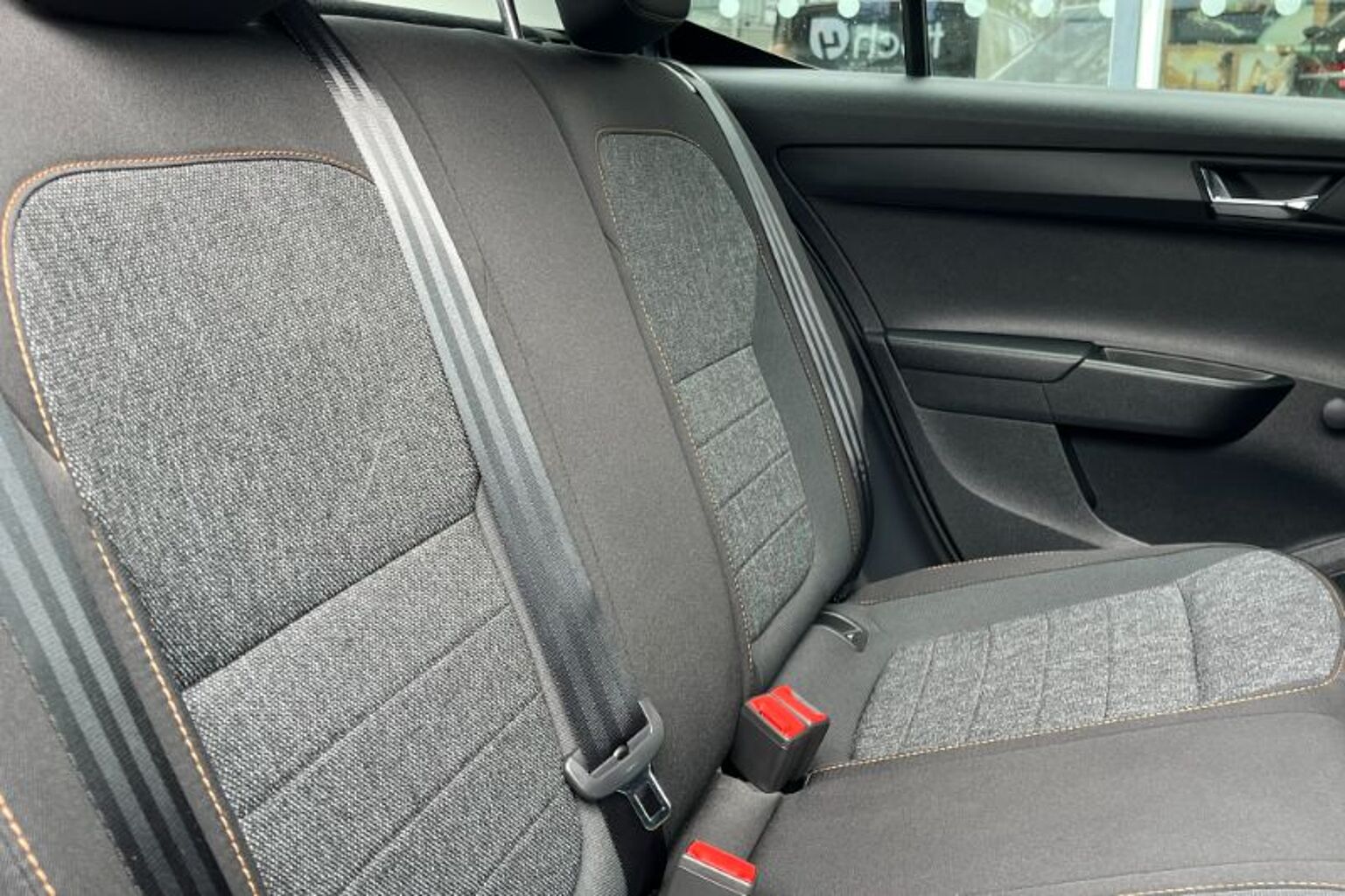 SKODA Fabia 1.0 MPI (60ps) SE Drive 5-Dr Hatchback