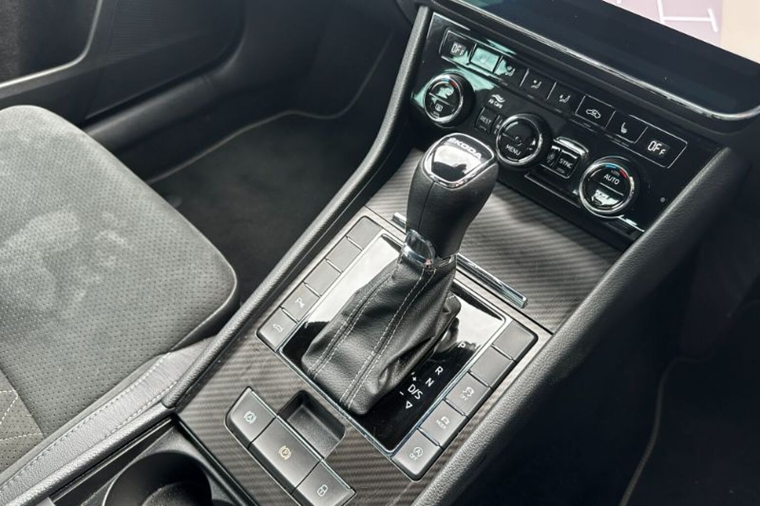 SKODA Superb 2.0 TSI (190ps) SportLine Plus DSG Hatch
