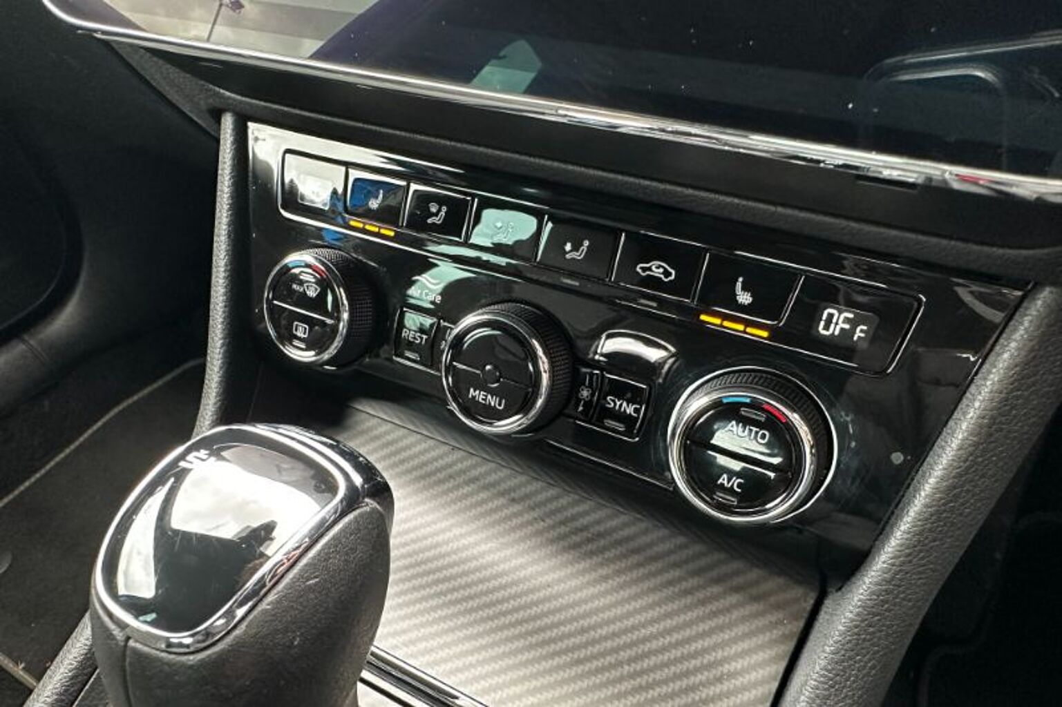 SKODA Superb 2.0 TSI (190ps) SportLine Plus DSG Hatch