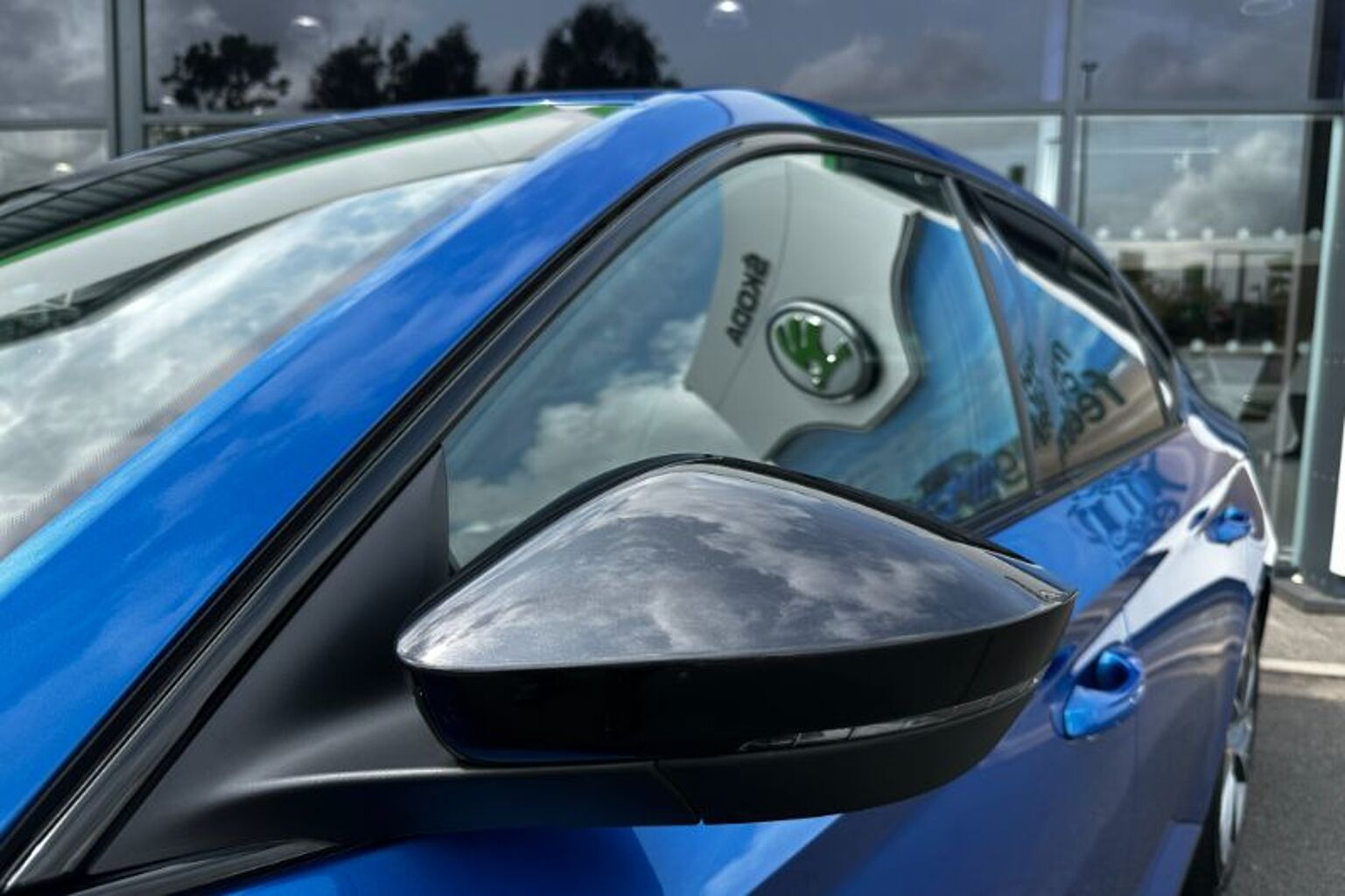 SKODA Superb 2.0 TSI (190ps) SportLine Plus DSG Hatch