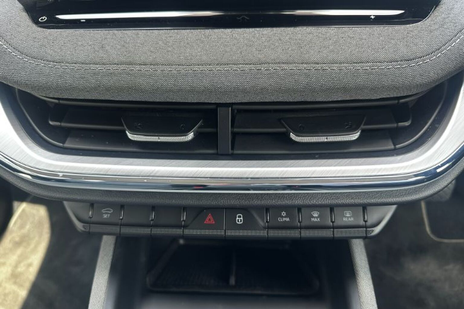 SKODA Enyaq iV E (179ps) 60 62 Kwh
